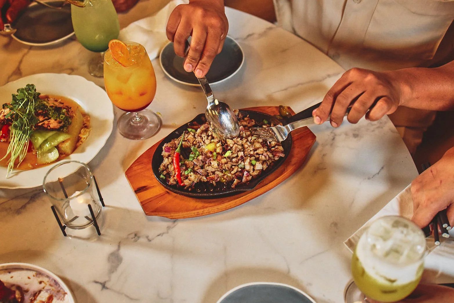 HALINÁ Modern Filipino Kitchen + Bar, restaurant in Pitt Meadows BC